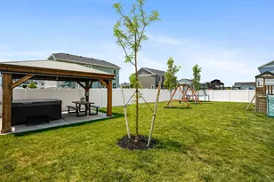 699 W 900 S, Springville, UT 84663 - Photo 25