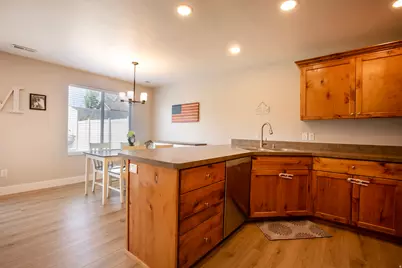 1729 Arnold Dr, Layton, UT 84041 - Photo 9