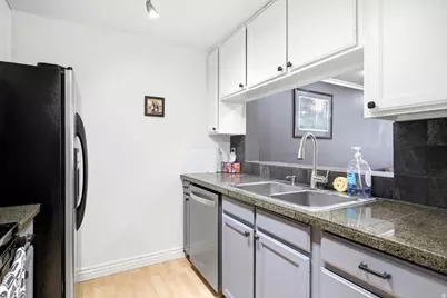 530 S 400 St E #2105, Salt Lake City, UT 84111 - Photo 9