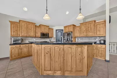 11372 S Via Arboles Ct W, South Jordan, UT 84095 - Photo 11