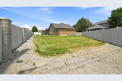 11372 S Via Arboles Ct W, South Jordan, UT 84095 - Photo 37