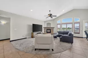 11372 S Via Arboles Ct W, South Jordan, UT 84095 - Photo 7