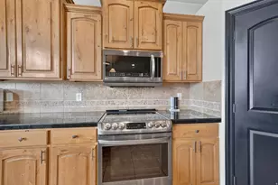 11372 S Via Arboles Ct W, South Jordan, UT 84095 - Photo 13