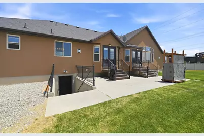 11372 S Via Arboles Ct W, South Jordan, UT 84095 - Photo 33