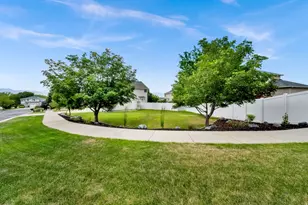941 E Pond Ridge Dr, Draper, UT 84020 - Photo 33
