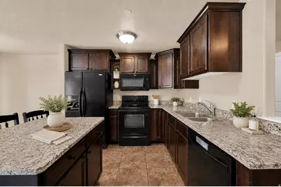 909 S Main St #G, Layton, UT 84041 - Photo 3