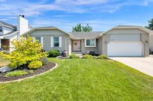 533 W 1850 N, Centerville, UT 84014 - Photo 1
