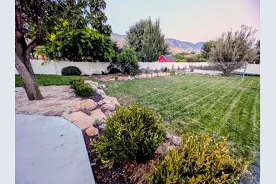 533 W 1850 N, Centerville, UT 84014 - Photo 5