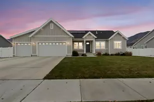 611 S Chamberlain St, Mapleton, UT 84664 - Photo 1