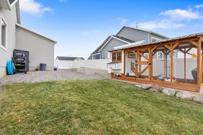 611 S Chamberlain St, Mapleton, UT 84664 - Photo 47