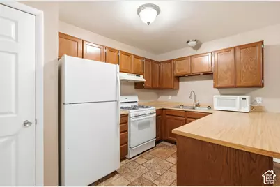 32 Park Cir, Vernal, UT 84078 - Photo 1