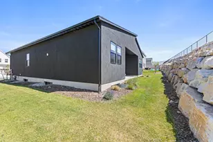 403 N Pinnacle Ct W, Saratoga Springs, UT 84045 - Photo 35