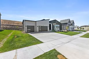 403 N Pinnacle Ct W, Saratoga Springs, UT 84045 - Photo 33