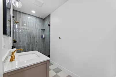 403 N Pinnacle Ct W, Saratoga Springs, UT 84045 - Photo 27