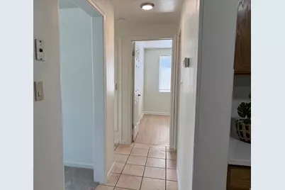1068 S Glendale Cir W, Salt Lake City, UT 84104 - Photo 9