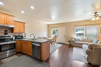 1464 N La Palma Pl, Saratoga Springs, UT 84045 - Photo 5