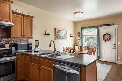 1464 N La Palma Pl, Saratoga Springs, UT 84045 - Photo 7
