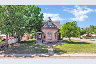 147 W 200 N, Richfield, UT 84701 - Photo 1