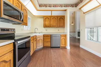 2374 E Summerspring Ln, Salt Lake City, UT 84124 - Photo 9