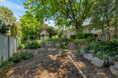 1386 W Bristol Ridge Rd S, West Jordan, UT 84088 - Photo 27