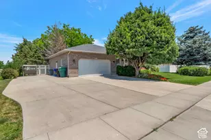 1386 W Bristol Ridge Rd S, West Jordan, UT 84088 - Photo 1