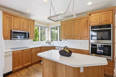 6261 S Vinecrest Dr, Salt Lake City, UT 84121 - Photo 9