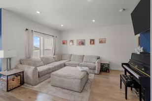 4477 E Hurstbourne Dr, Eagle Mountain, UT 84005 - Photo 5