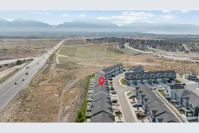 4477 E Hurstbourne Dr, Eagle Mountain, UT 84005 - Photo 5
