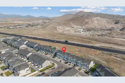 4477 E Hurstbourne Dr, Eagle Mountain, UT 84005 - Photo 41