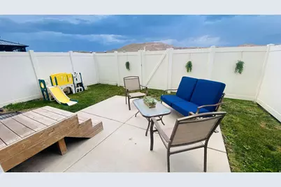 4477 E Hurstbourne Dr, Eagle Mountain, UT 84005 - Photo 27