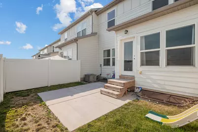 4477 E Hurstbourne Dr, Eagle Mountain, UT 84005 - Photo 33