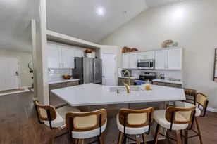 5552 W Eagle Peak Dr S, Herriman, UT 84096 - Photo 11