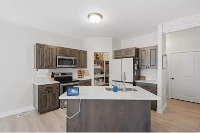 1186 N Buckboard Ln, Spanish Fork, UT 84660 - Photo 3