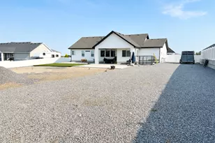 2993 E Lake Vista Dr, Eagle Mountain, UT 84005 - Photo 35
