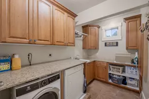 1957 N Smithridge Dr E, Lehi, UT 84043 - Photo 9