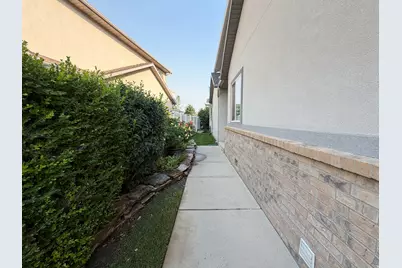 101 Hillsborough Dr, Pleasant View, UT 84414 - Photo 37