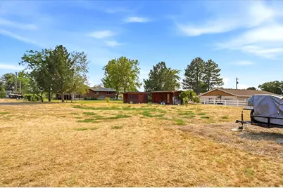 2252 W 800 N, Clinton, UT 84015 - Photo 33
