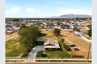 2252 W 800 N, Clinton, UT 84015 - Photo 33