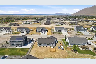 1266 E Blue Moon Dr N #9, Lake Point, UT 84074 - Photo 37