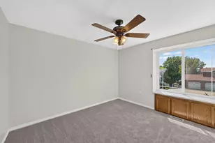 10043 S Granite Crest Ln, Sandy, UT 84092 - Photo 13