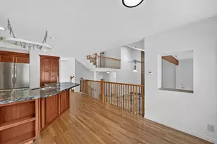 10043 S Granite Crest Ln, Sandy, UT 84092 - Photo 9