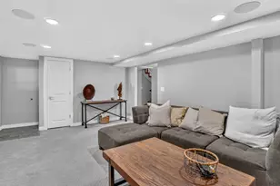 2505 E Robidoux Rd, Sandy, UT 84093 - Photo 31