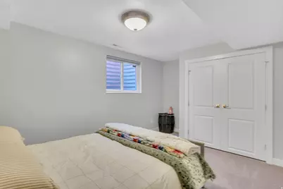 2505 E Robidoux Rd, Sandy, UT 84093 - Photo 35