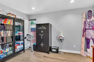 2505 E Robidoux Rd, Sandy, UT 84093 - Photo 23