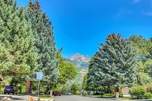 2505 E Robidoux Rd, Sandy, UT 84093 - Photo 53