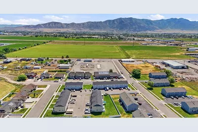 2460 W 450 N #10, Tremonton, UT 84337 - Photo 17