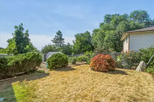355 E 825 N, Centerville, UT 84014 - Photo 39