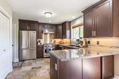 1924 E Evergreen Ave S, Salt Lake City, UT 84106 - Photo 3