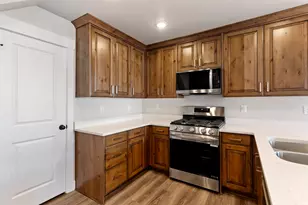 3139 N 3150 E, Layton, UT 84040 - Photo 9