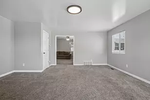 8224 S Oak Vista Dr, West Jordan, UT 84081 - Photo 9